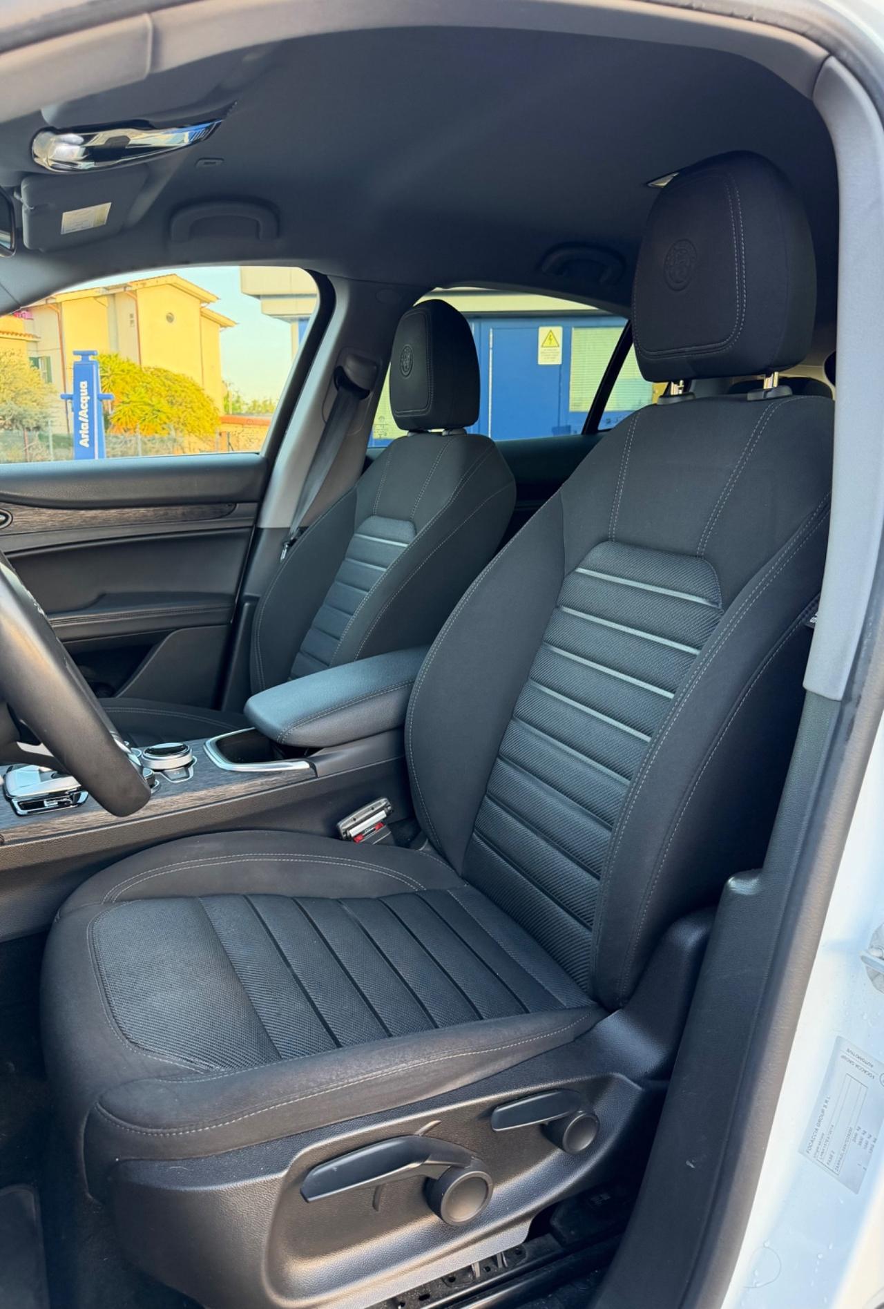 Alfa Romeo Stelvio 2.2 Turbodiesel 160 CV AT8 RWD Business