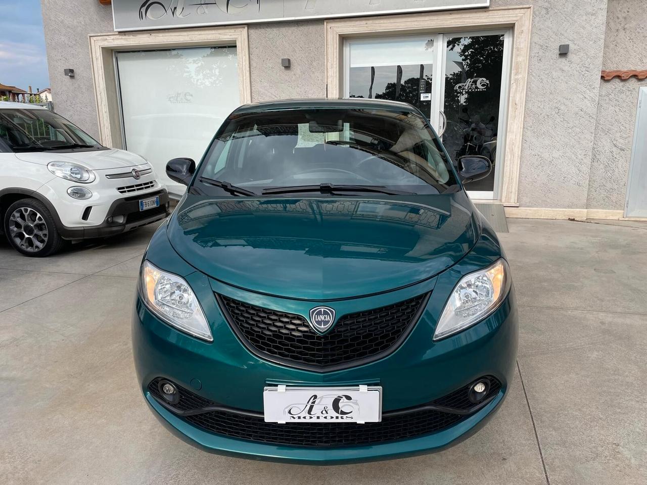Lancia Ypsilon 1.0 FireFly 5 porte S&S Hybrid Ecochic
