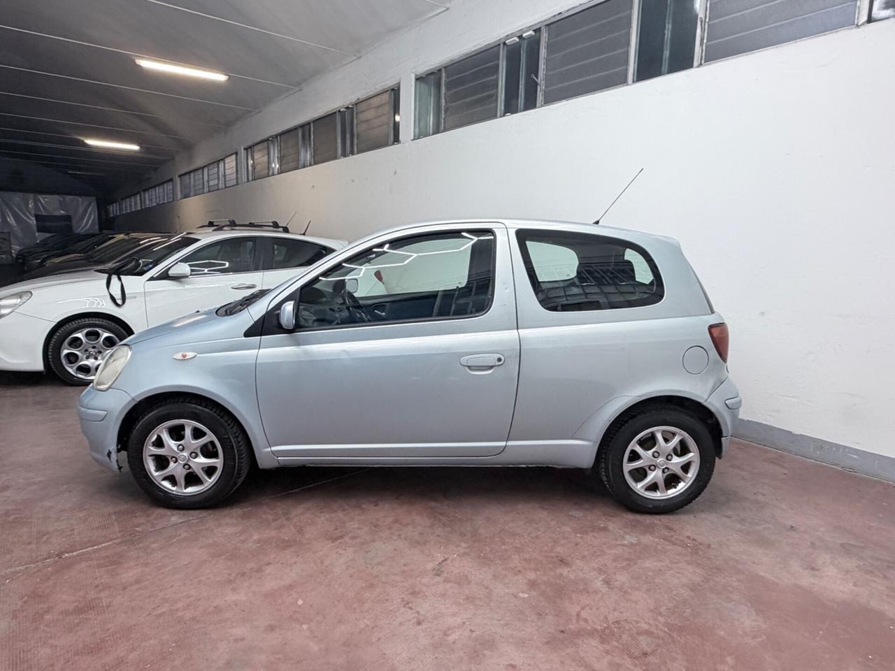 Toyota Yaris 1.0i 16V cat 3 porte Sol