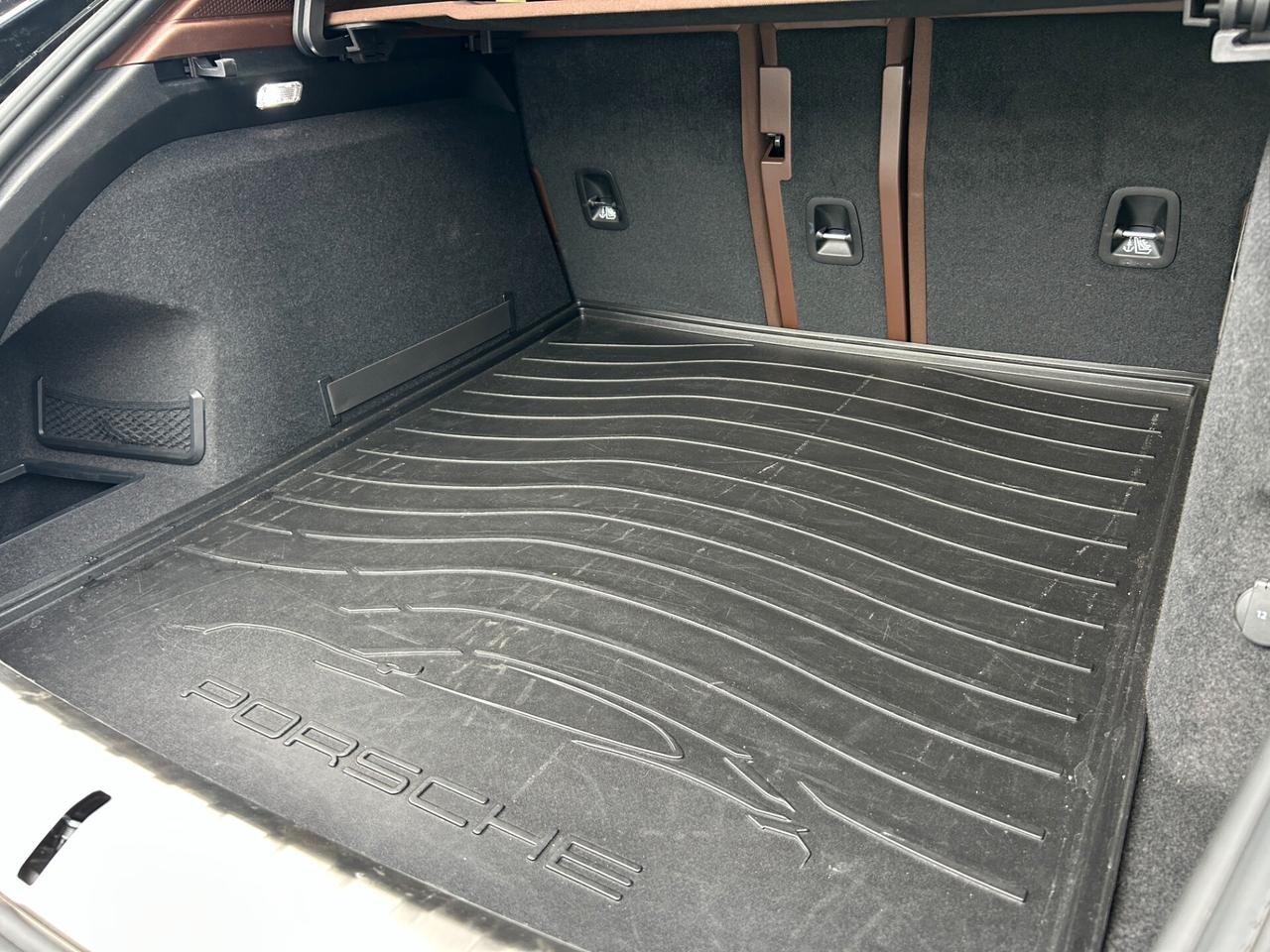 Porsche Taycan 4s Cross Turismo