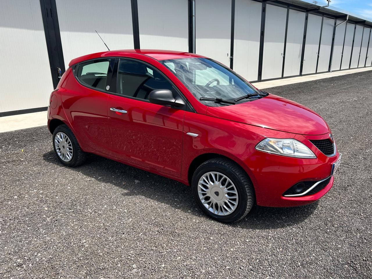 Lancia Ypsilon 0.9 TwinAir 85 CV 5 porte Metano Ecochic Platinum