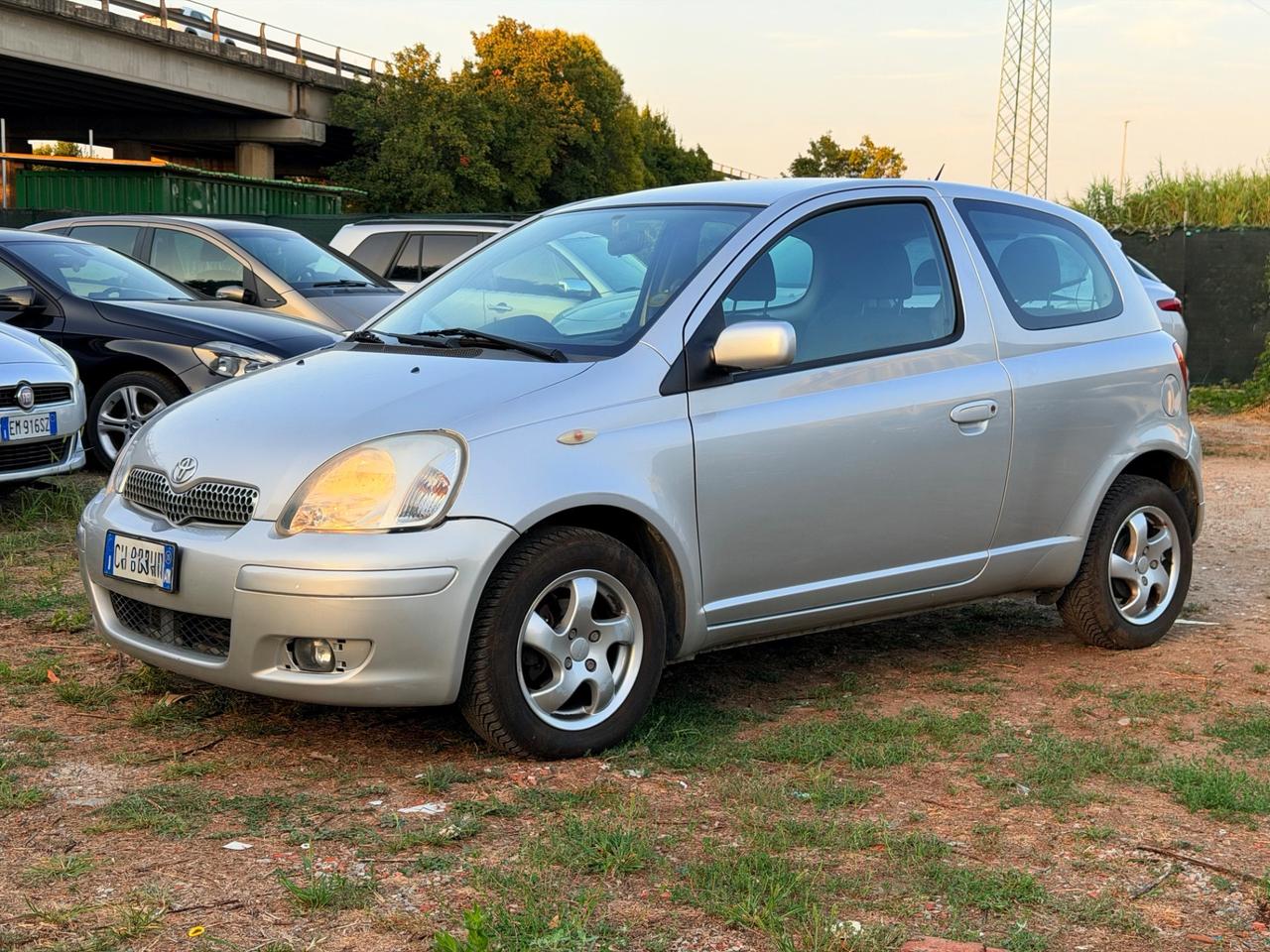 Toyota Yaris 1.0i 3 porte Expo Clima Benzina 65cv 2005