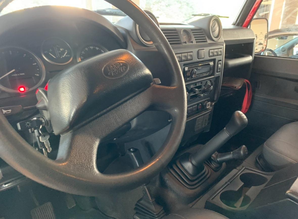 Land Rover Defender 90 2.4 TD4 Station Wagon SE