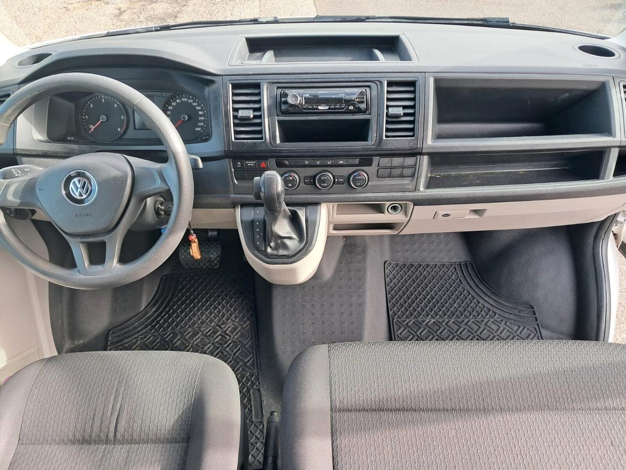 Volkswagen Caravelle 2.0 TDI DSG 9 posti (Iva Esposta)