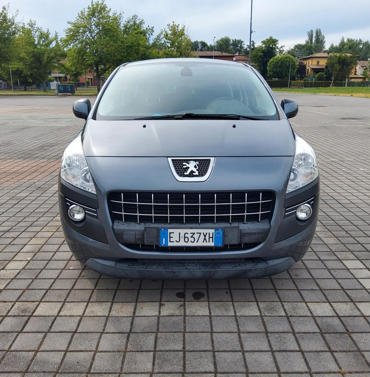Peugeot 3008 1.6 e-HDi 112CV cambio robotizzato S.&S. Business