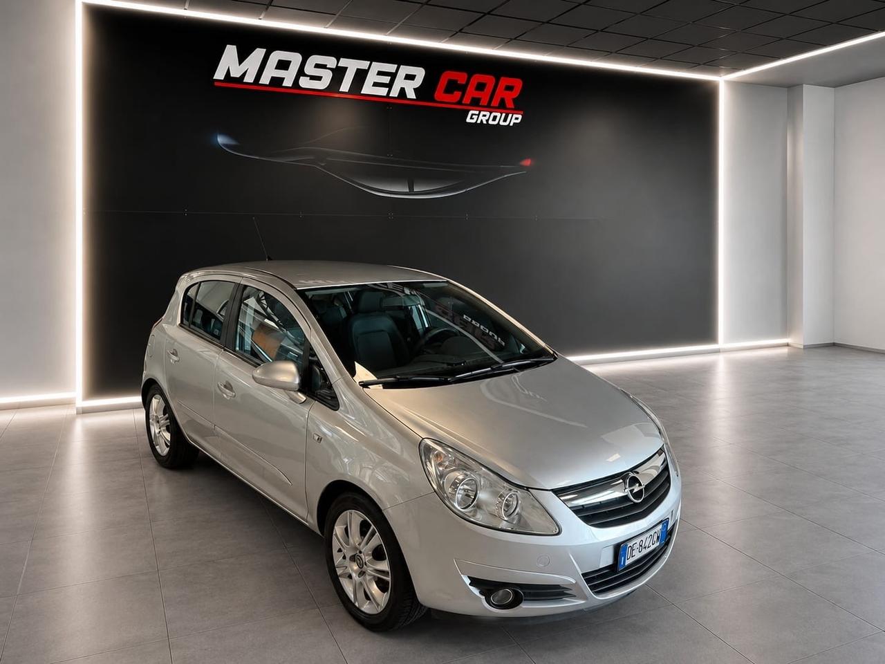 Opel Corsa 1.2 5 porte Cosmo