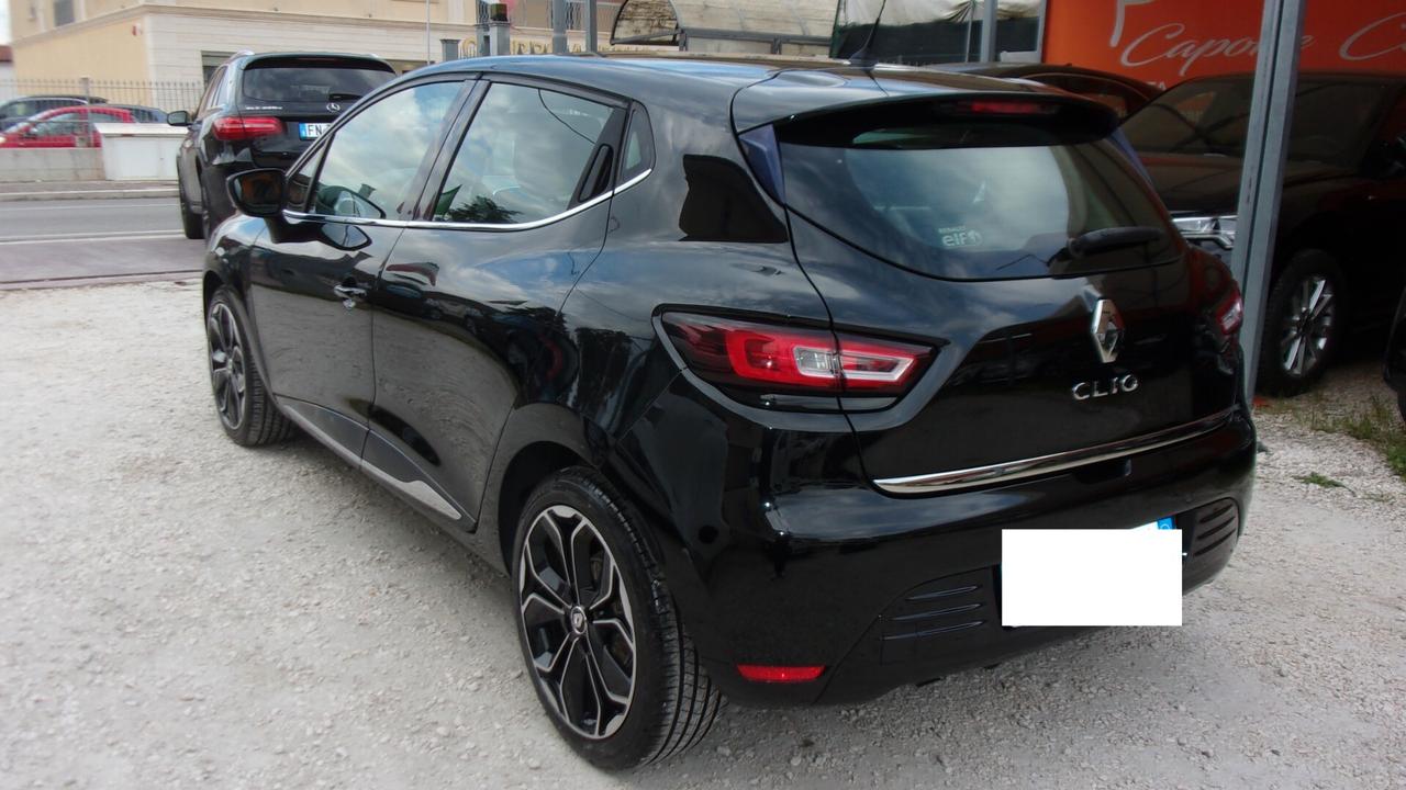 Renault Clio TCe 12V 90 CV 5 porte Moschino Intens