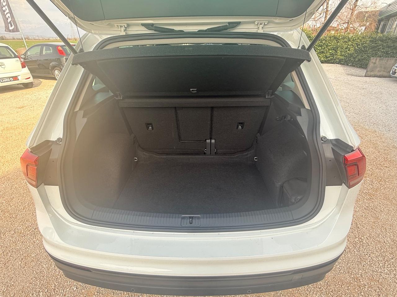 Volkswagen Tiguan 2.0 TDI SCR DSG 4MOTION Business BMT