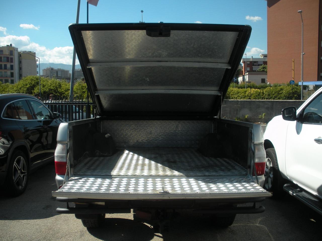 Mitsubishi L200 2.5 TD cat 4WD Club Cab Intense