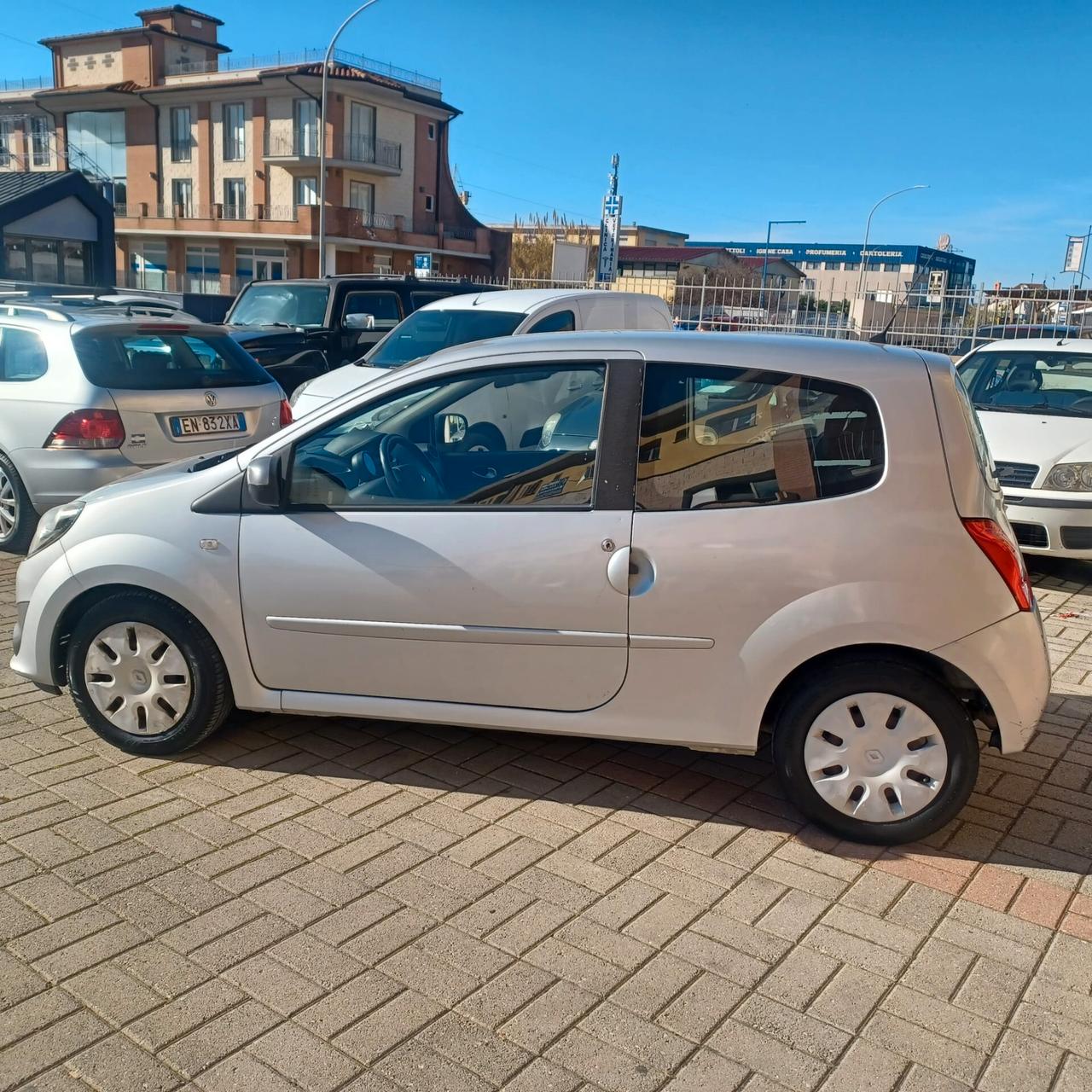 144.118KM TWINGO 1.2 PER NEOPATENTATI