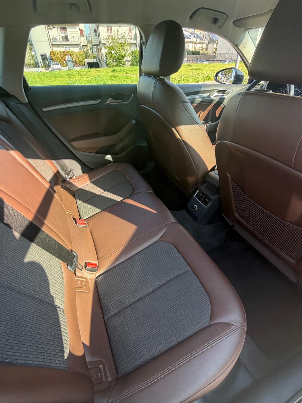 Audi A3 Sedan 1.4 TFSI 125 CV Attraction