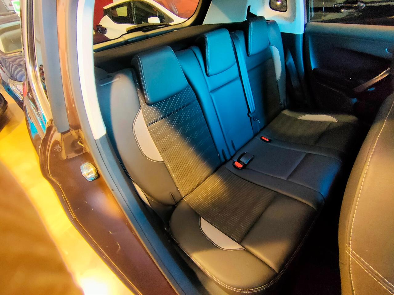 Peugeot 2008 1.6 e-HDi 92 CV Allure KM 95000