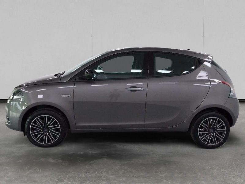 Lancia Ypsilon 1.0 firefly hybrid Gold s&s 70cv