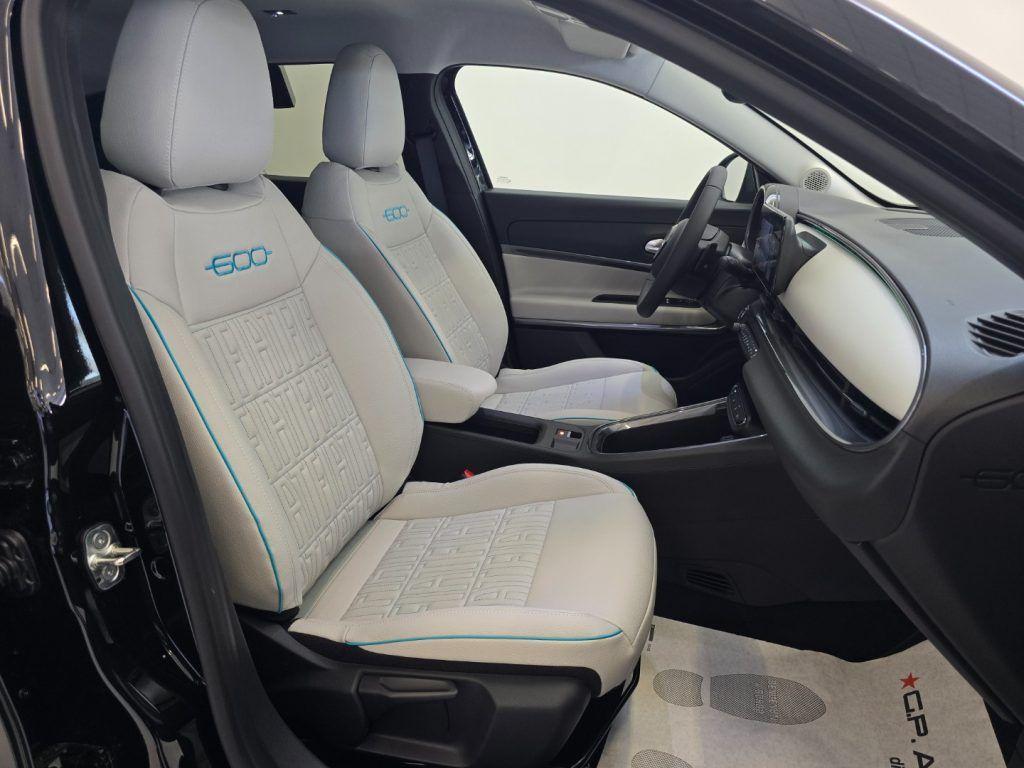 Fiat 600 Hybrid DCT MHEV La Prima