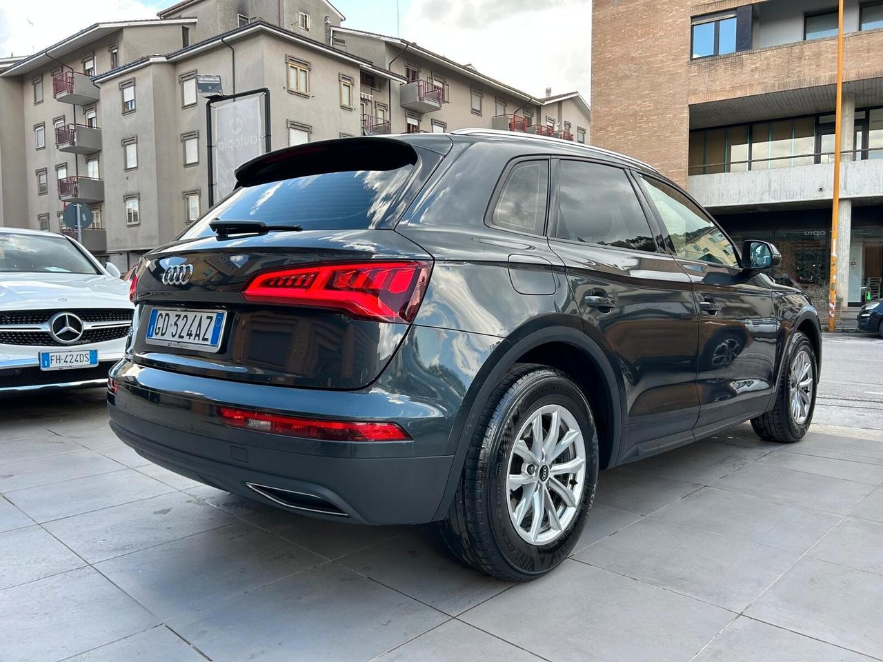Audi Q5 35 TDI quattro S tronic Business