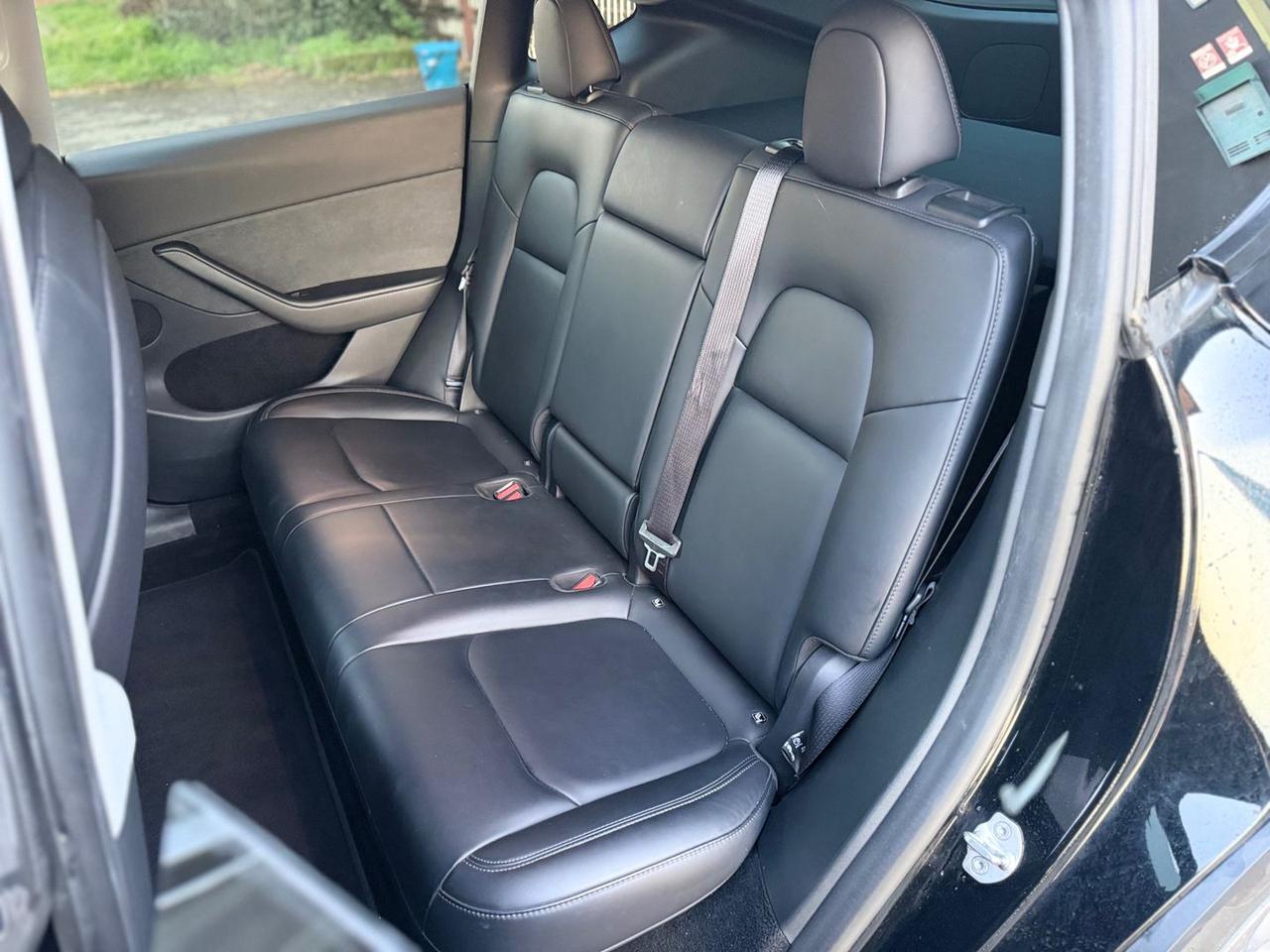 Tesla Model Y Maximum Range / Premium #9286