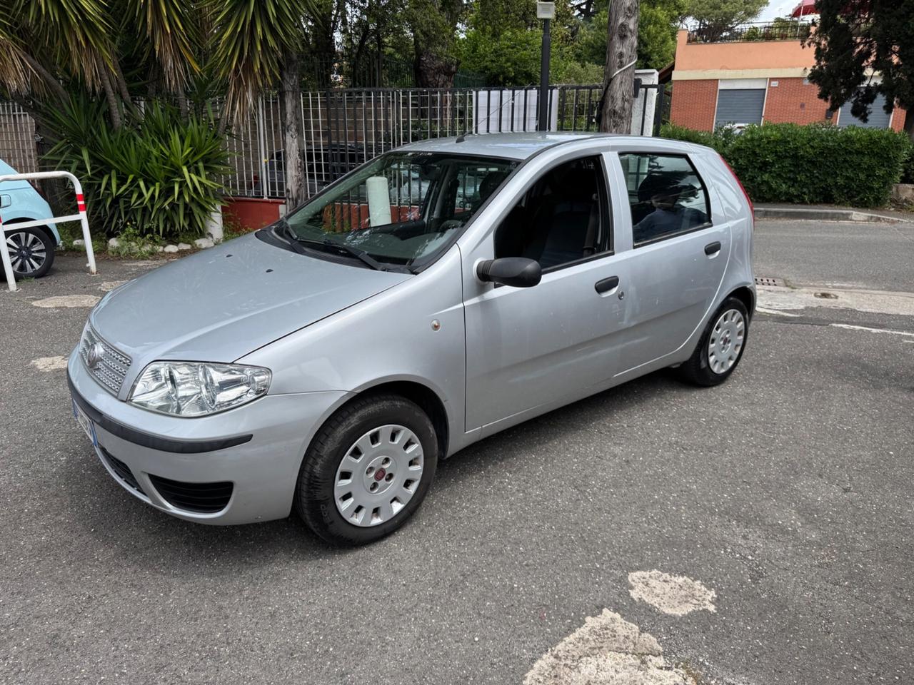 Fiat Punto 1.2 benzina - POCHI KM - 2010