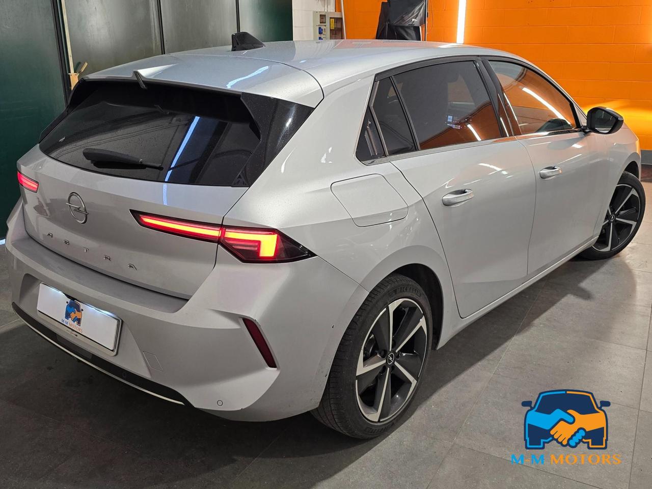 Opel Astra 1.2 t Business Elegance s&s 130cv