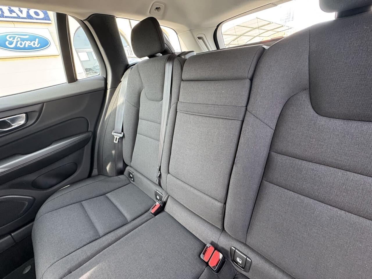 Volvo V60 B4 (Diesel/Hybrid) Momentum Business