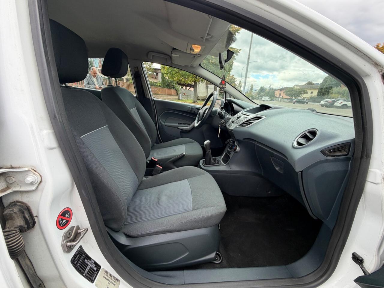 Ford Fiesta 1.4 16V 5p. Bz.- GPL Titanium Bs.