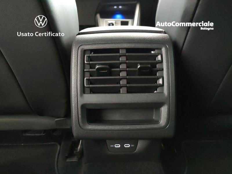 Volkswagen Golf 1.5 eTSI 150 CV EVO ACT DSG R-Line