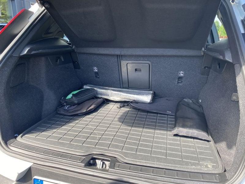 Volvo XC40 T2 Geartronic Momentum Core