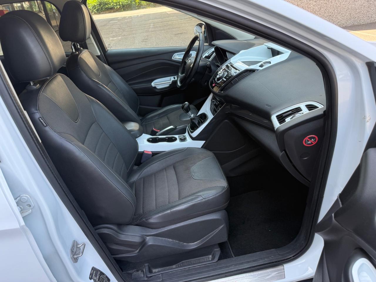 Ford Kuga 2.0 TDCI 140 CV 4WD Titanium