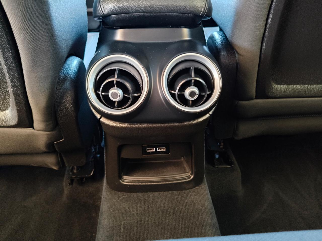 Alfa Romeo Stelvio 2.2 Turbodiesel 160 CV AT8 RWD Super