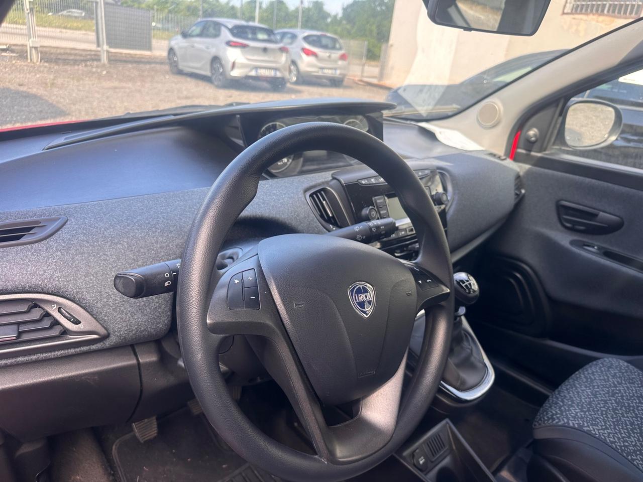 Lancia Ypsilon 1.0 FireFly 5 porte S&S Hybrid Ecochic Silver