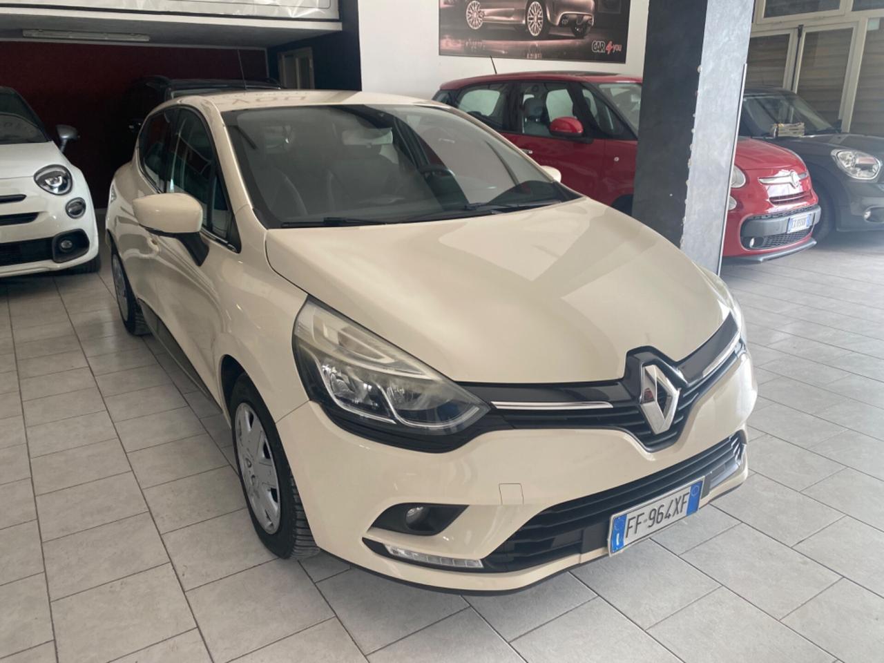 Renault Clio 1.2 75CV 5 porte NEOPATENTATI