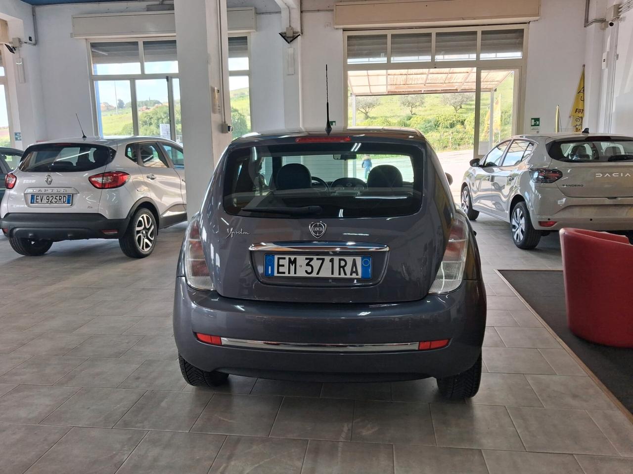 Lancia Ypsilon 1.3 MJT 75 CV Unyca