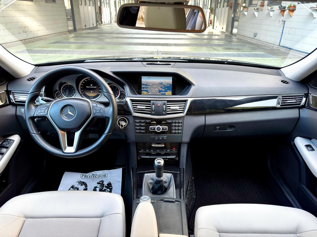 Mercedes-benz E 220 CDI BlueEFFICIENCY Avantgarde