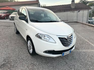 Lancia Ypsilon 0.9 TwinAir 85 CV 5 porte Metano Ecochic Silver