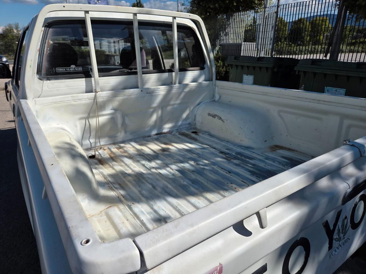 Toyota Hilux 2.4 D 4WD Extracab DC Pick-up