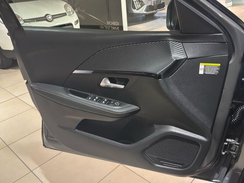 Peugeot 208 208 Hybrid 110 e-DCS6 Allure Pack Access