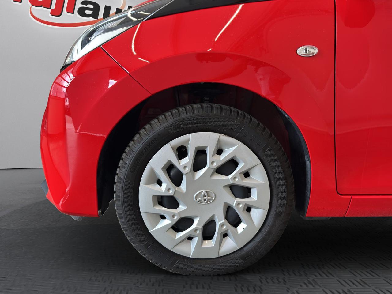 Toyota Aygo 5p 1.0 x-play m-mt 72cv