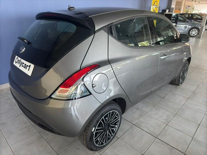 Lancia Ypsilon 1.0 FireFly 5 porte S&S Hybrid Oro