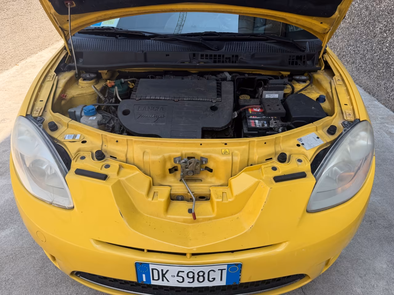 LANCIA YPSILON 1.3MTJ MOMO-DISING BICOLORE