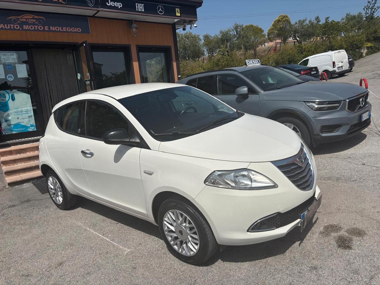 Lancia Ypsilon 0.9 TwinAir 85 CV 5 porte Metano Ecochic Gold