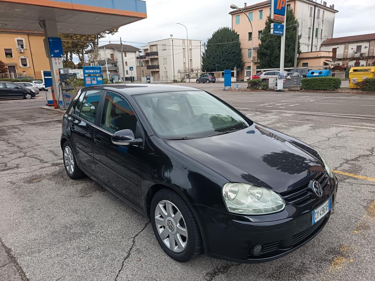 Volkswagen Golf 1.6 16V FSI 5p. Sportline ok neo patente