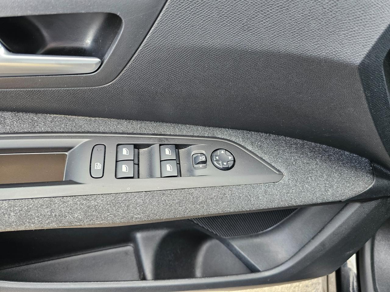 PEUGEOT 3008 1.5 BLUEHDI 130CV EAT8 ALLURE CROSSWAY