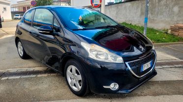 Peugeot 208 1.2 VTi 82 CV 3 porte Allure
