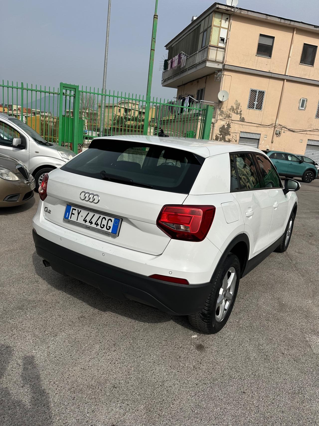 Audi Q2 30 TDI S tronic Identity Black