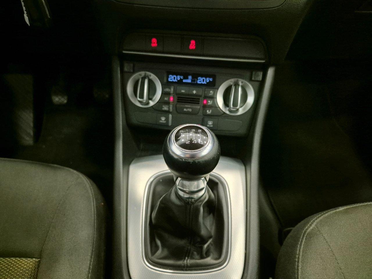 Audi Q3 2.0 tdi Business 140cv - UNIPROPRIETARIO - Sens. park. - Cruise/Lim