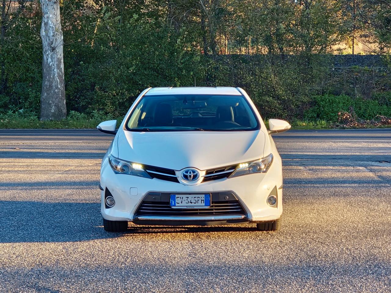 Toyota Auris 1.8 Hybrid Lounge 2014-E5B Automatico