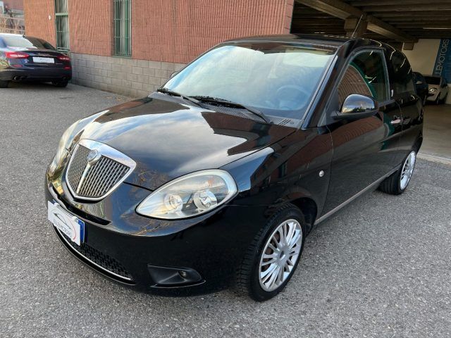 LANCIA Ypsilon Neopatentati