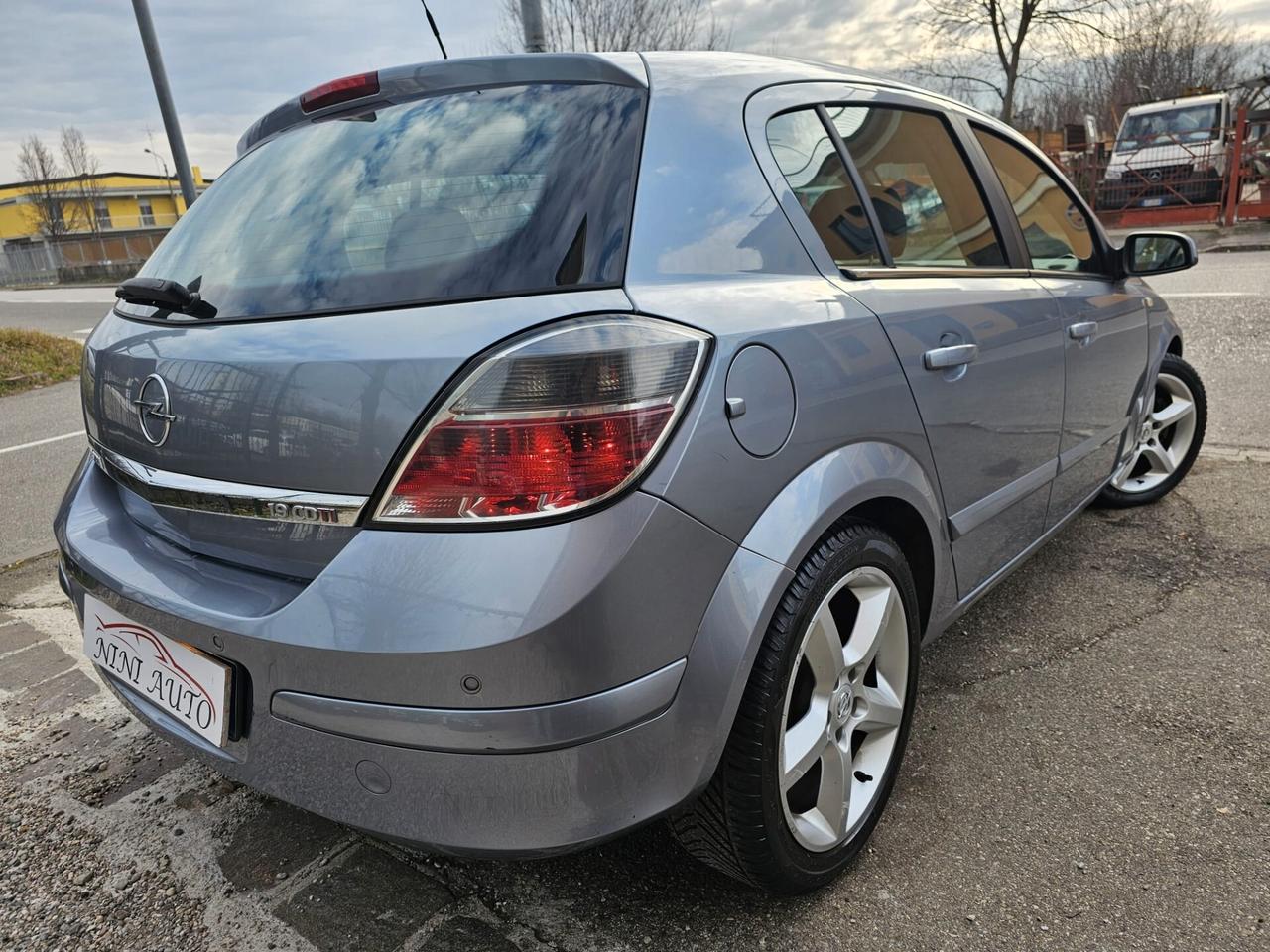 Opel Astra 1.9 CDTI 150cv 5PT Cosmo*Pelle*PDC*17*