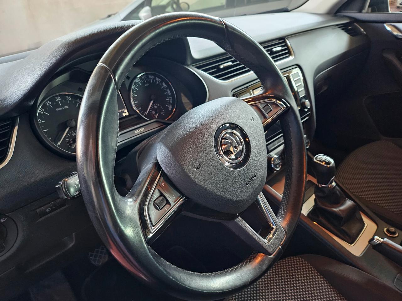 Skoda Octavia 1.6 TDI CR 110 CV Wagon Executive