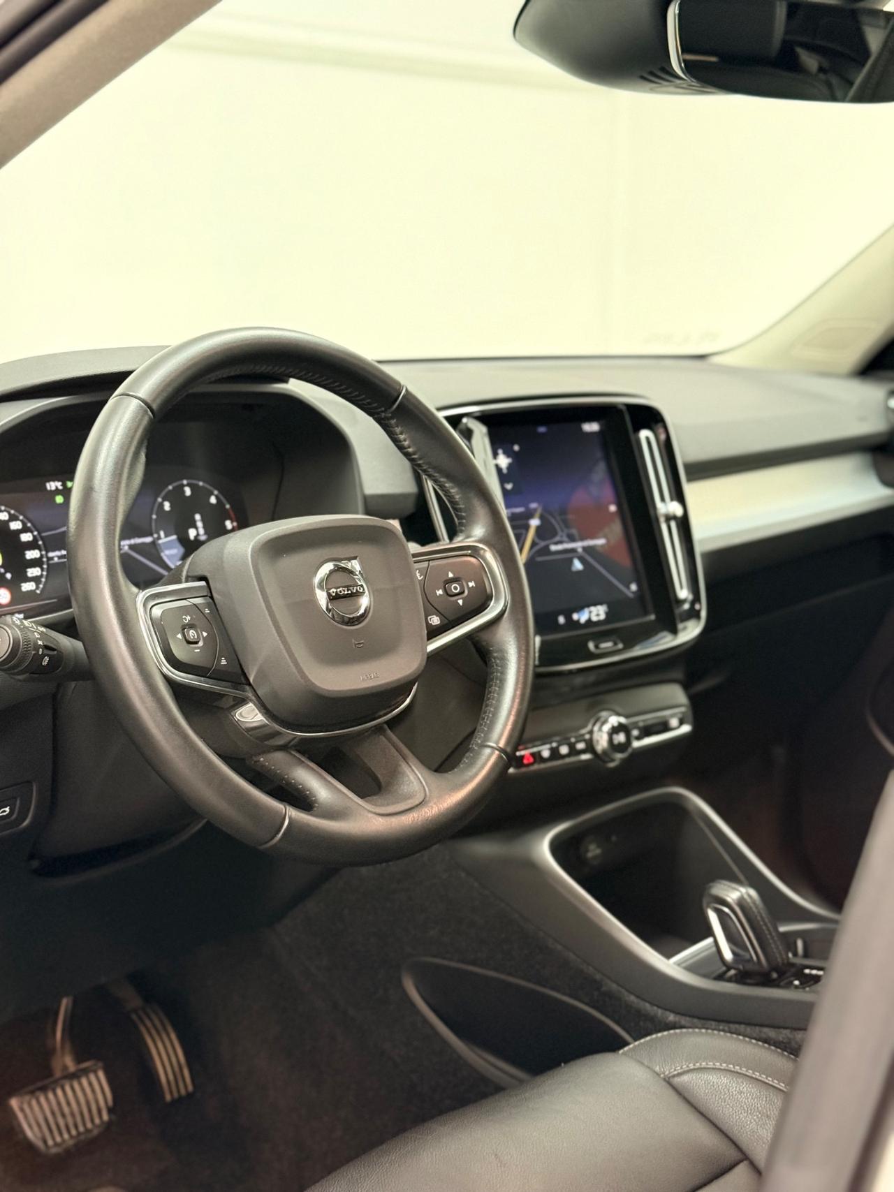 Volvo XC40 D4 2.0 190 CV AWD Geartronic Momentum 03/2018 EURO 6B