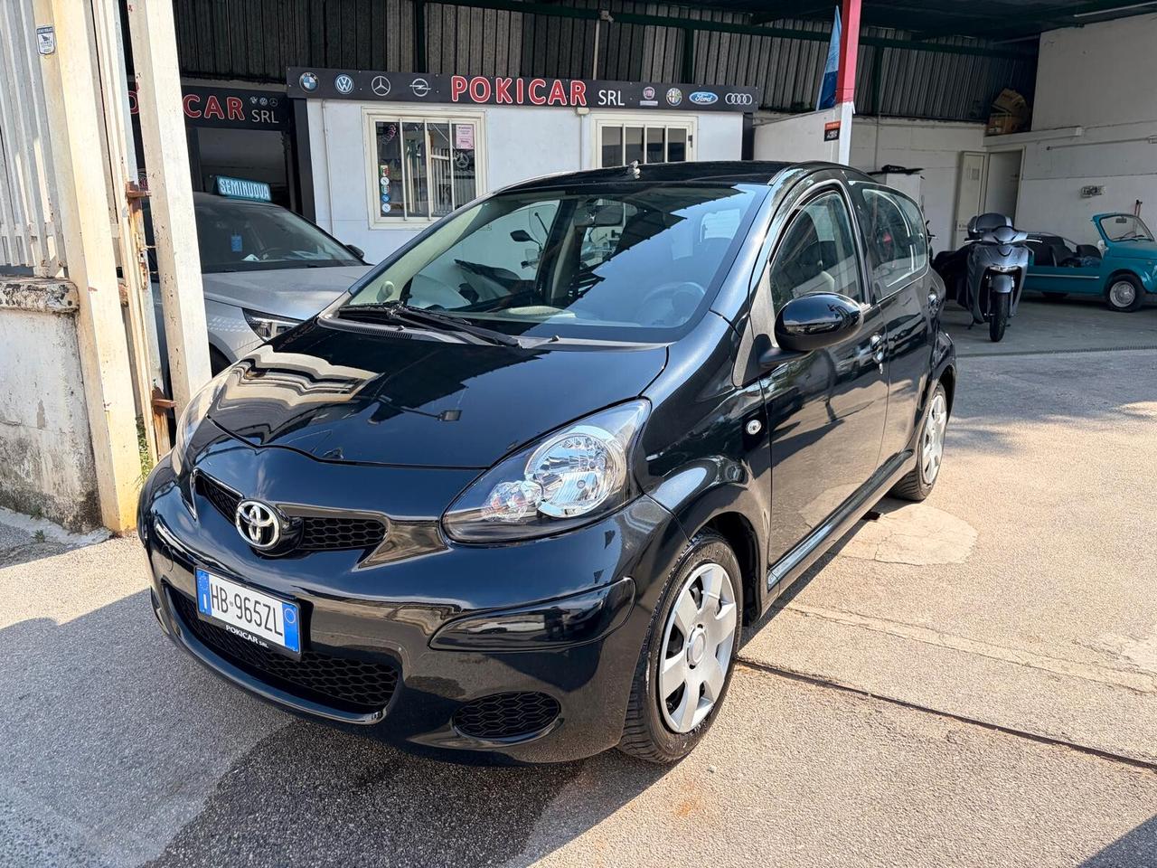 TOYOTA AYGO 1.0 68CV CAMBIO AUTOMATICO 2010
